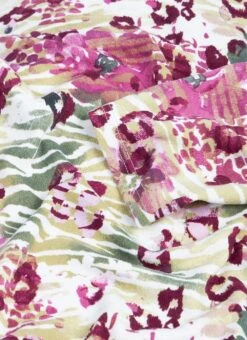 Warm Touch Necklace Print Top -Casual Outfits Store 64010pvl e5456fb5e1d7263